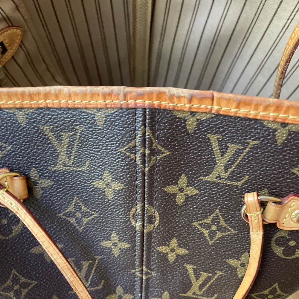 Authentic Louis Vuitton Neverfull MM With Pouch - Picture 5 of 16